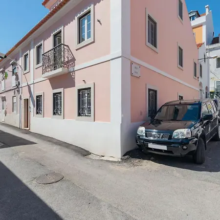 Tower Of Belem Premium A, B & C Apartment