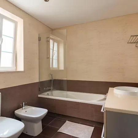 Tower Of Belem Premium A, B & C ליסבון