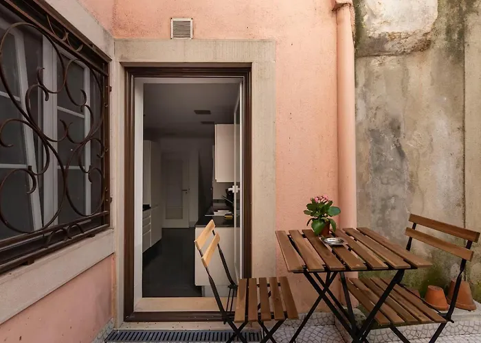 Tower Of Belem Premium A, B & C 아파트 *