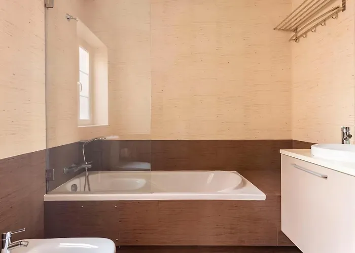 Tower Of Belem Premium A, B & C 아파트