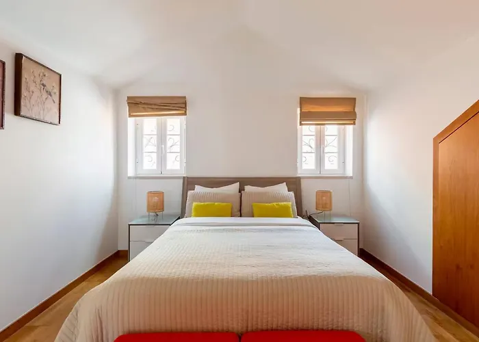 Tower Of Belem Premium A, B & C 아파트