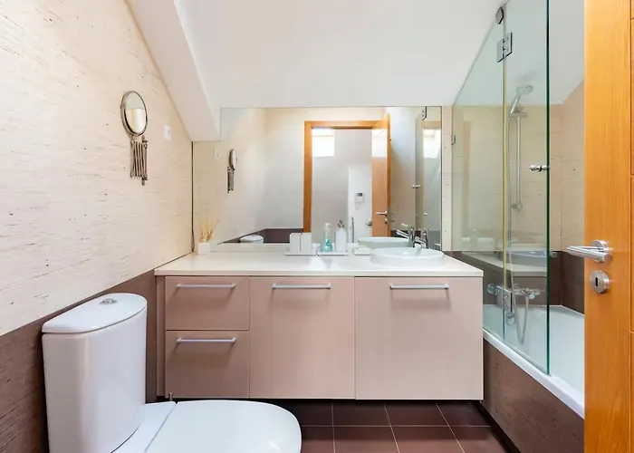 아파트 Tower Of Belem Premium A, B & C 리스본